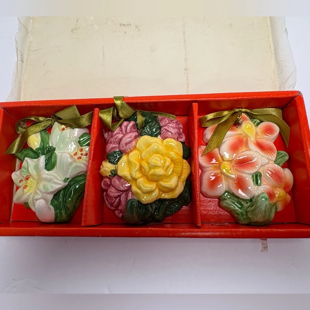 Vintage Floral Ceramic Wall Art Hooks in Original Box